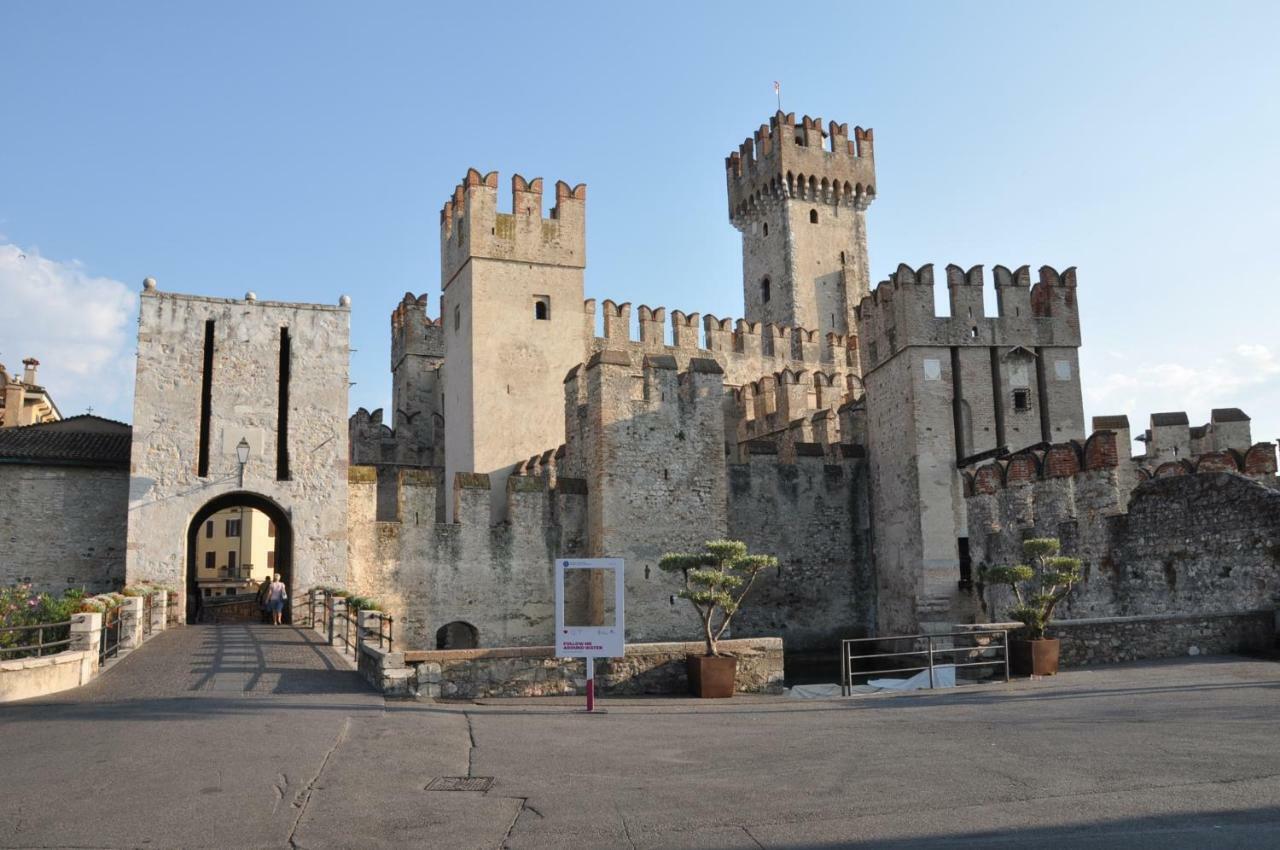 Royal Apartments Garda Sirmione Exteriér fotografie